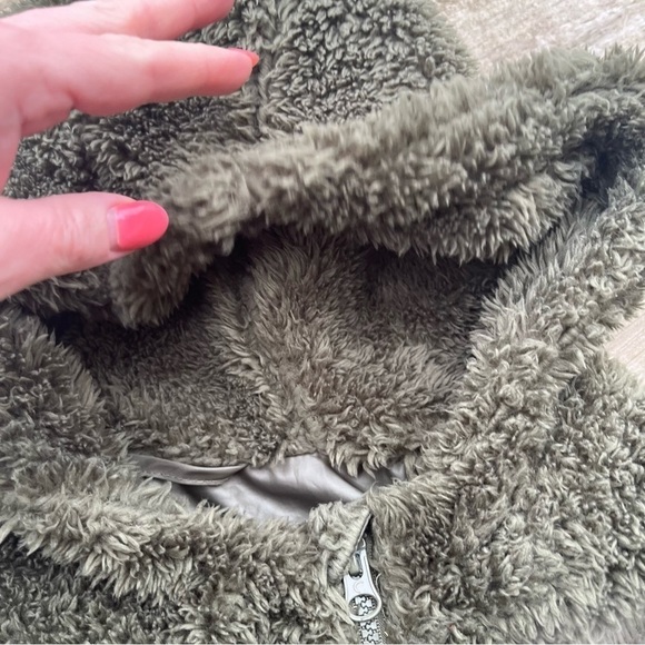 ZYIA Green Fuzzy Hooded Teddy Bear Vest Full Zip XL - Picture 11 of 11